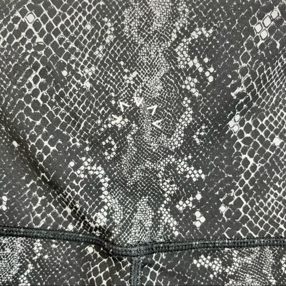 Varley Century Leggings Snake Python Print - Picture 5 of 8